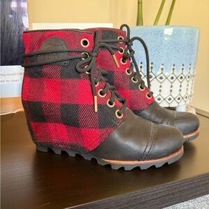 Sorel Women's PDX Red Tartan Wedge Boots 7.5